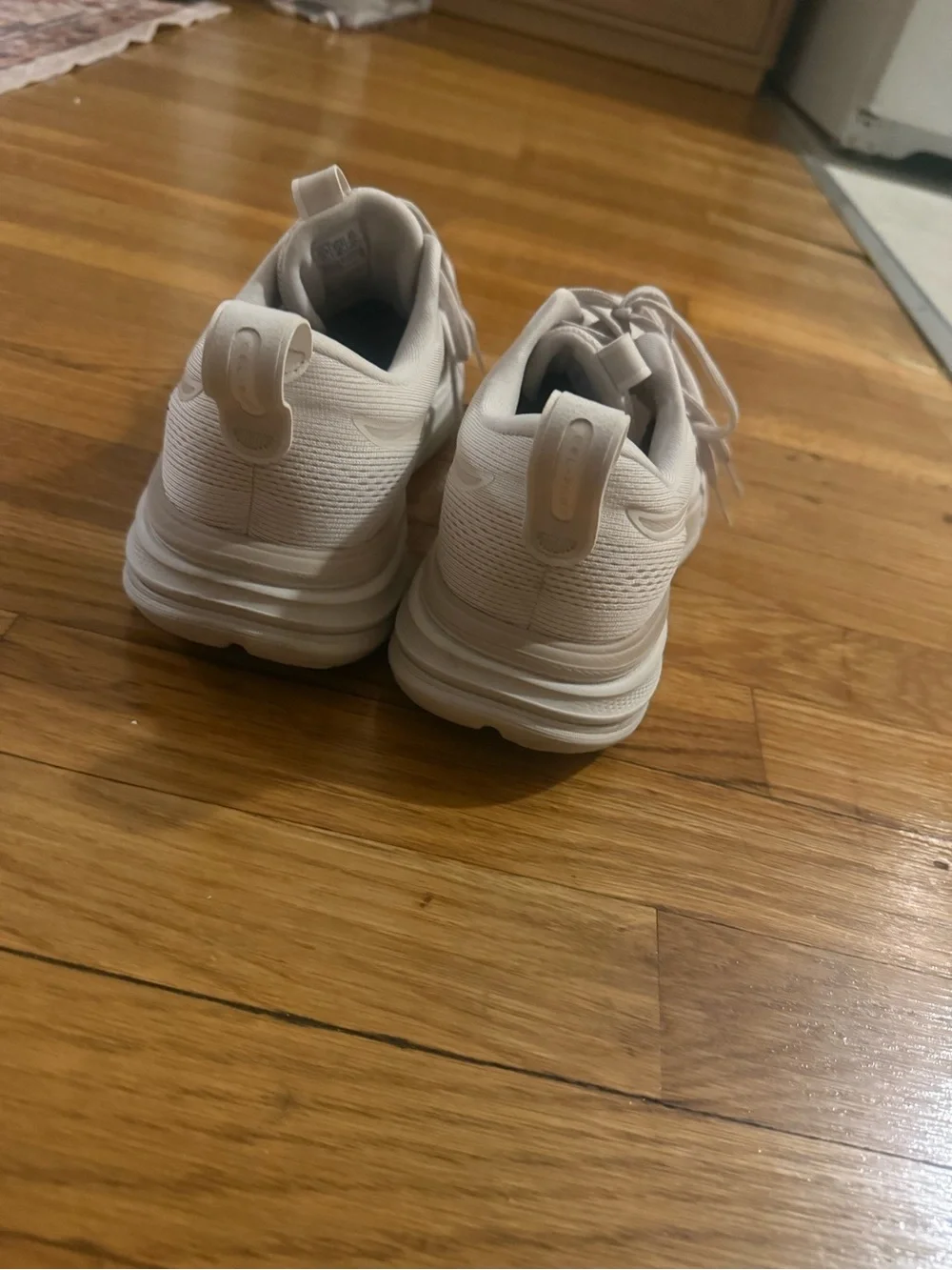 Asics Pulse 17 White Sneaker Women’s 9.5